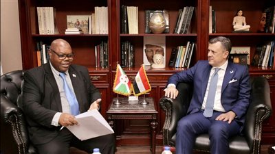 وزير السياحة يبحث مع سفير بوروندي سبل تعزيز التعاون السياحي والأثري