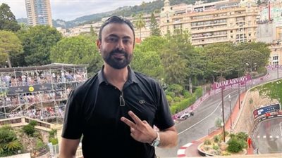  بعد تصدره التريند بمهرجان كان السينمائي في دورته الـ76... محمد كريم في إطلالة ساحرة بالعرض الخاص بفيلم Iron Ribbon