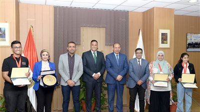 مجلس جامعة المنصورة يكرم الفريق الممثل لمصر بمسابقة هواوي 