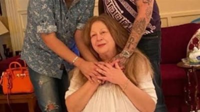 في أول ظهور لها.. أحمد الفيشاوي ووالدته سمية الألفي يتصدرا التريند