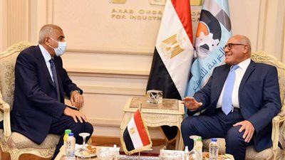 مباحثات هامة بين الهيئة العربية للتصنيع ومجموعة 