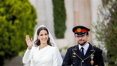 شاهد.. عشاء ملكي فاخر احتفالا بزفاف ولي عهد الأردن ورجوة آل سيف