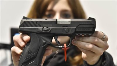 البنتاجون يكشف عن مسدس جديد من طراز LC Charger