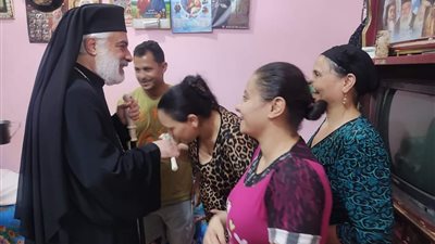 تفاصيل اليوم الأول من زيارة الأنبا باسيليوس إلى كنيسة السيدة العذراء بأبوان