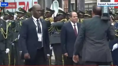 شاهد.. مراسم استقبال رسمية للرئيس السيسي بقصر الرئاسة بلواندا