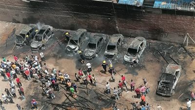 أسباب تفحم 7 سيارات دفعة واحدة في الهرم.. أستاذ هندسة يجيب (فيديو)