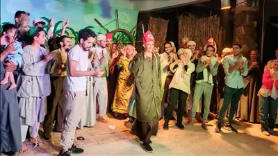 استمرار فعاليات العرض المسرحي 