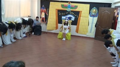 بسبب فيلم كليوباترا.. مدرسة دولية ترد على مزيّفي تاريخ مصر بهذا الإجراء (صور)