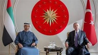 رئيس الإمارات يبحث سبل تعزيز العلاقات مع نظيره التركي