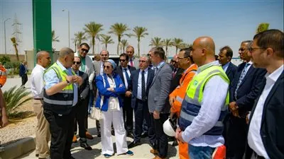 وزيرة البيئة ورئيس الهيئة العامة للمنطقة يتفقدان شركة اتيكو فارما 