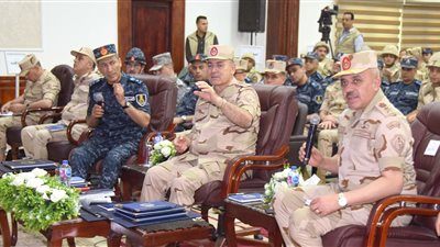 رئيس الأركان يشهد تنفيذ مشروع مراكز القيادة التعبوي للأسطول الجنوبي 