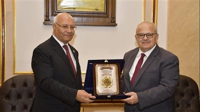 الخشت وجمال سوسة يوقعان مذكرتي تفاهم بين جامعة القاهرة وجامعتي بنها وبنها الأهلية 