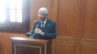 رئيس جامعة المنوفية يشهد مناقشة طلب الإحاطة لإدراج المدينة الطبية بالخطة