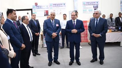 الرئيس السيسي يتفقد جامعة برج العرب التكنولوجية