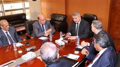  هيئة التنمية الصناعية تبحث تتقنين اوضاع مصانع مواد البناء 