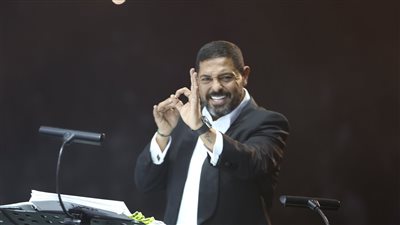 بعد نجاح حفل مشواري لمحمد منير.. هاني فرحات: كسبنا التحدي في تقديم فكرة غير مسبوقة وردود الأفعال بدلت التعب إلى فرحة كبيرة