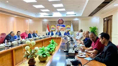  نائب وزير الإسكان يتابع الموقف التنفيذي لمشروعات تطوير محطات مياه الشرب والصرف الصحي بمحافظة مطروح