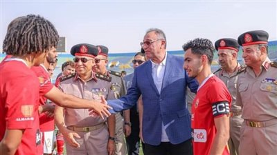 محمود الخطيب يحضر مباراة الأهلي والدفاع الجوي الودية