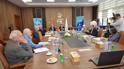 مجلس أمناء جامعة بنها الأهلية يناقش استكمال الهياكل الأكاديمية والإدارية