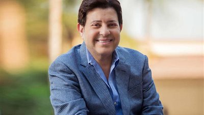 هاني شاكر يهنئ محمد منير بحفل مشواري