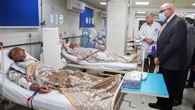 رئيس الهيئة العربية للتصنيع يتفقد مستشفى العاملين بالهيئة في المعادي