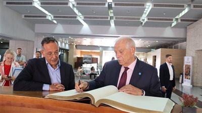 الممثل الأعلى للاتحاد الأوروبي يزور المتحف القومي للحضارة المصرية