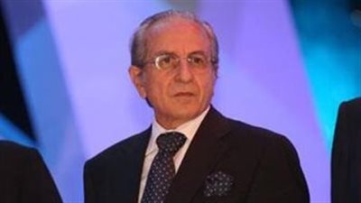 في دورته الـ 40.. إقامة ورشة إخراج سينمائي للمخرج علي بدرخان في مهرجان الإسكندرية السينمائي