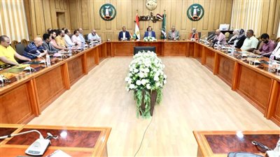  محافظ المنوفية يعقد اجتماعا بممثلي شركات القطاع الخاص لبحث أوجه التعاون المشترك