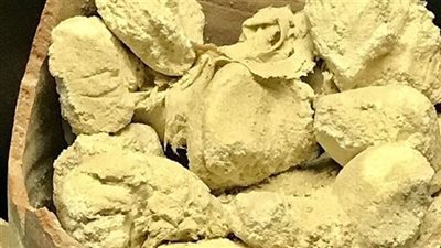 باحث يكشف تفاصيل اكتشاف قوالب جبنة محنطة بسقارة (فيديو)