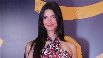  تارا عماد تتألق بإطلالة صيفية مميزة في أحدث ظهور لها 