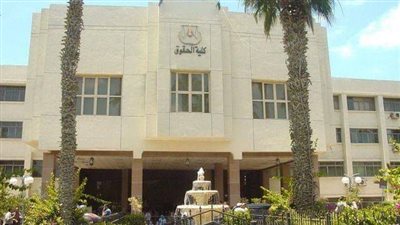 العيادة القانونية بـ 