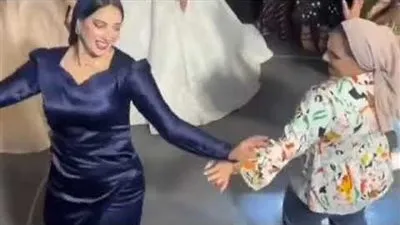 بطلة الفستان الأزرق تكشف تفاصيل جديدة عن الواقعة