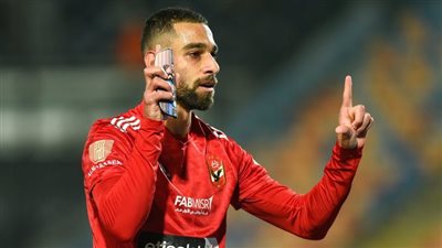 الإصابة تضرب عمرو السولية في مباراة الأهلي وحرس الحدود