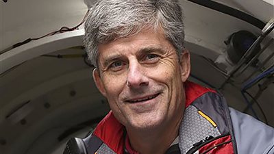 بعد وفاة الرئيس التنفيذي للشركة التي تدير الغواصة تيتان.. من هو ستوكتون راش؟