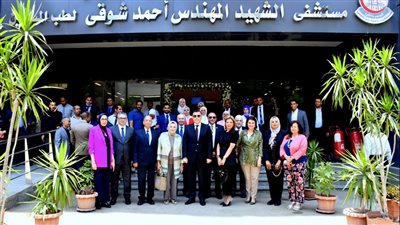 رئيس جامعة عين شمس يتفقد مستشفى طب المسنين 