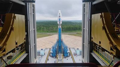 روسيا تطلق 43 قمرا صناعيا دفعة واحدة من مطار 