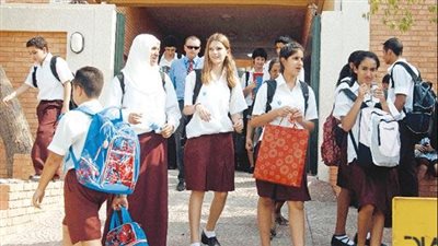 هل اختلاط الولد والبنت في المدرسة أمر جيد؟.. خبير تربوي يجيب