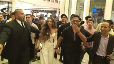 أحمد فهمي وهنا الزاهد يصلان العرض الخاص لـ 