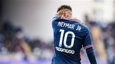 عقوبة جديدة.. تعرف على أبرز الأزمات في حياة البرازيلي نيمار