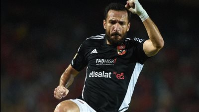 الأهلي ينهي الشوط الأول بثنائية أمام البنك الأهلي في الدوري المصري