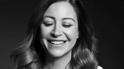 منة شلبي عن والدتها: هي كل حياتي وضحت عشاني كتير 