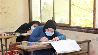 بدء امتحان الفيزياء والتاريخ لطلاب الصف الثالث الثانوي 