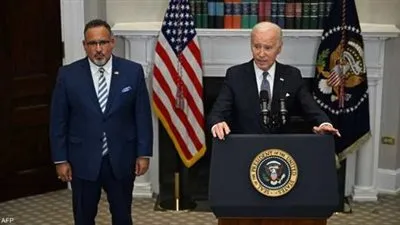 إلغاء شطب ديون الطلاب بأميريكا يعيد الجدل بشأن تكلفة التعليم