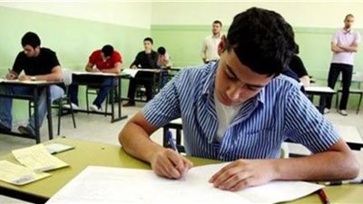 53 ألفا و414 طالبا بالثانوية العامة يؤدون امتحاني الفيزياء والتاريخ اليوم بالدقهلية