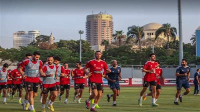 الأهلي يختتم تدريباته استعدادًا لمواجهة فيوتشر غدًا بالدوري المصري