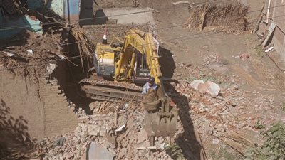 إنقاذ رضيع من تحت منزل منهار بالمنوفية بعد مصرع والديه