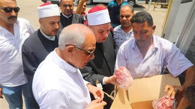 محافظ الجيزة يشهد توزيع 2 طن من لحوم أضاحي الأوقاف