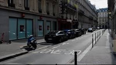 بسبب الاحتجاجات.. فرنسا تفرض حظر تجوال ليلي في 10 بلديات