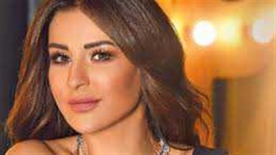 ماغي بو غصن تتشاجر مع إحدى السيدات في مكان عام