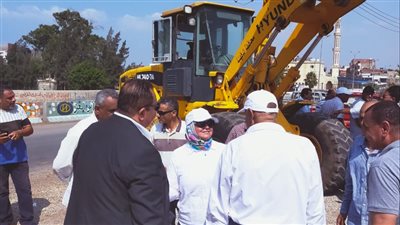 بأمر محافظ الدقهلية إزالة هنجر ومعرض سيارات بمساحة أكثر من 3500 متر بطريق طلخا/نبروه